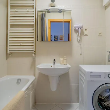 Peaceful Garden In Hollo Street