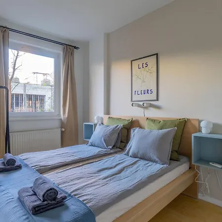 Peaceful Garden In Hollo Street * 布达佩斯