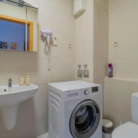 公寓 Peaceful Garden In Hollo Street *