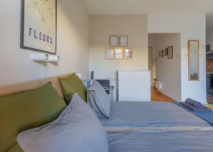 Peaceful Garden In Hollo Street Apartament