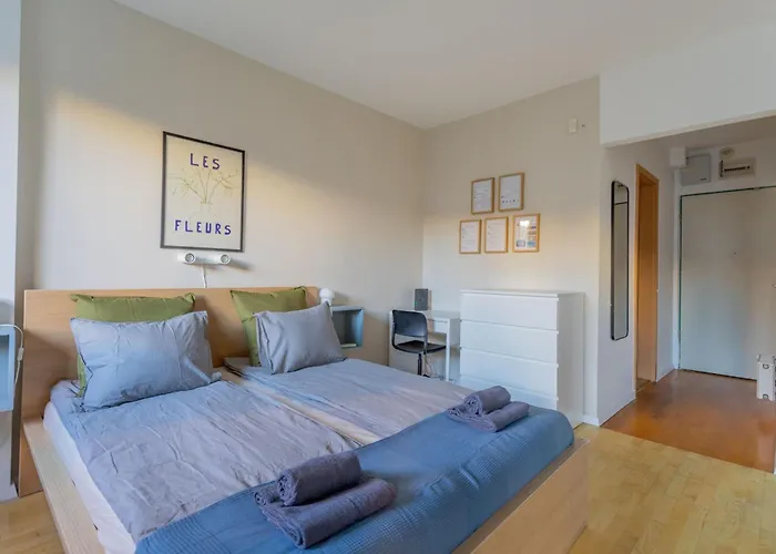 Peaceful Garden In Hollo Street Apartament