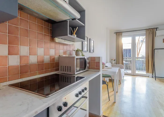 Peaceful Garden In Hollo Street Apartament *